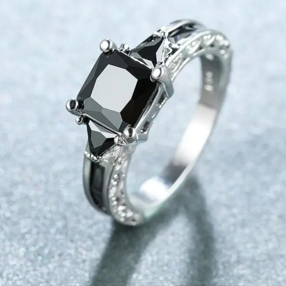 Tzliwen Jewelry - Black Zircon Eternity Ring. Size 7. NwT*